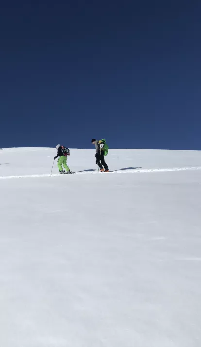 Jirgalan basa de esquí backcountry